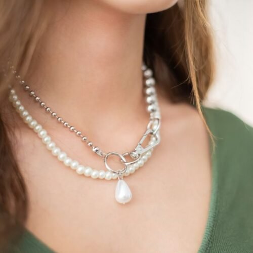 Layered pearl necklace